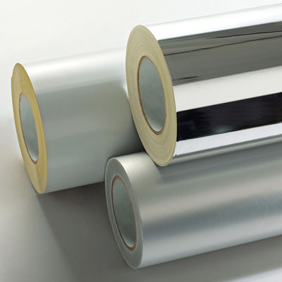 Giấy phủ màu trắng 80gm với độ dày lớp 53±5% và độ bám đầu tiên ≥15N